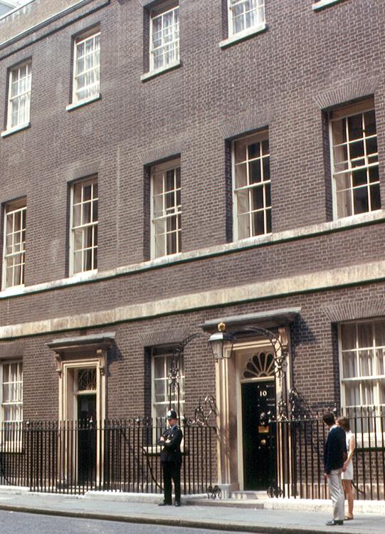 Número 10 da Downing Street, sede do governo britânico, em Londres. Imagem ilustrativa: o discurso do ministro de IA citado nesta matéria foi feito em Londres, em local não informado pela fonte.