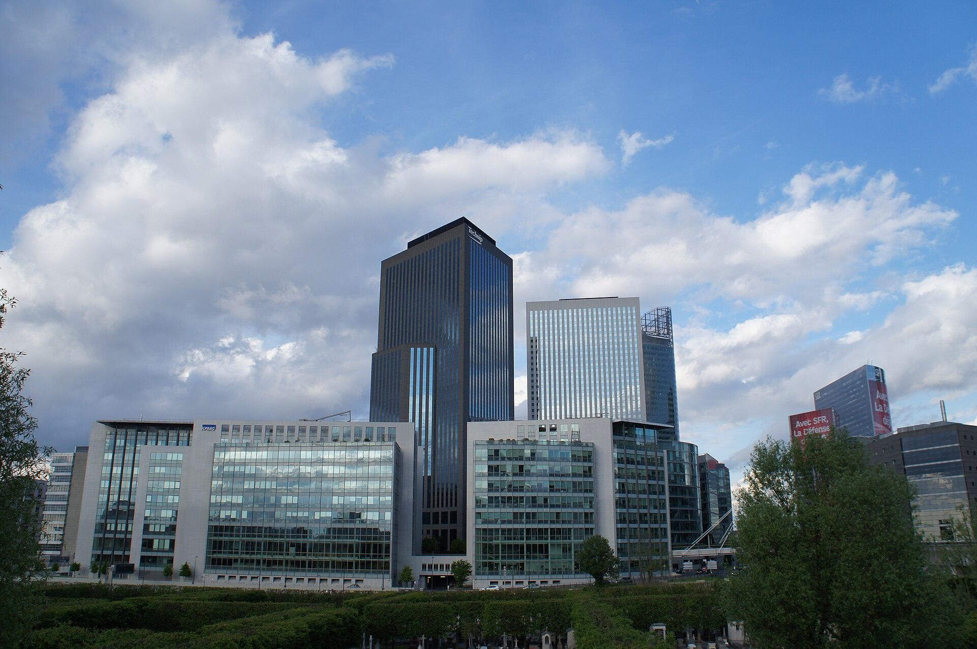 Distrito de negócios de La Défense, em Paris. Imagem ilustrativa: a Mistral tem sede em Paris, e a foto não mostra nenhuma instalação da empresa.