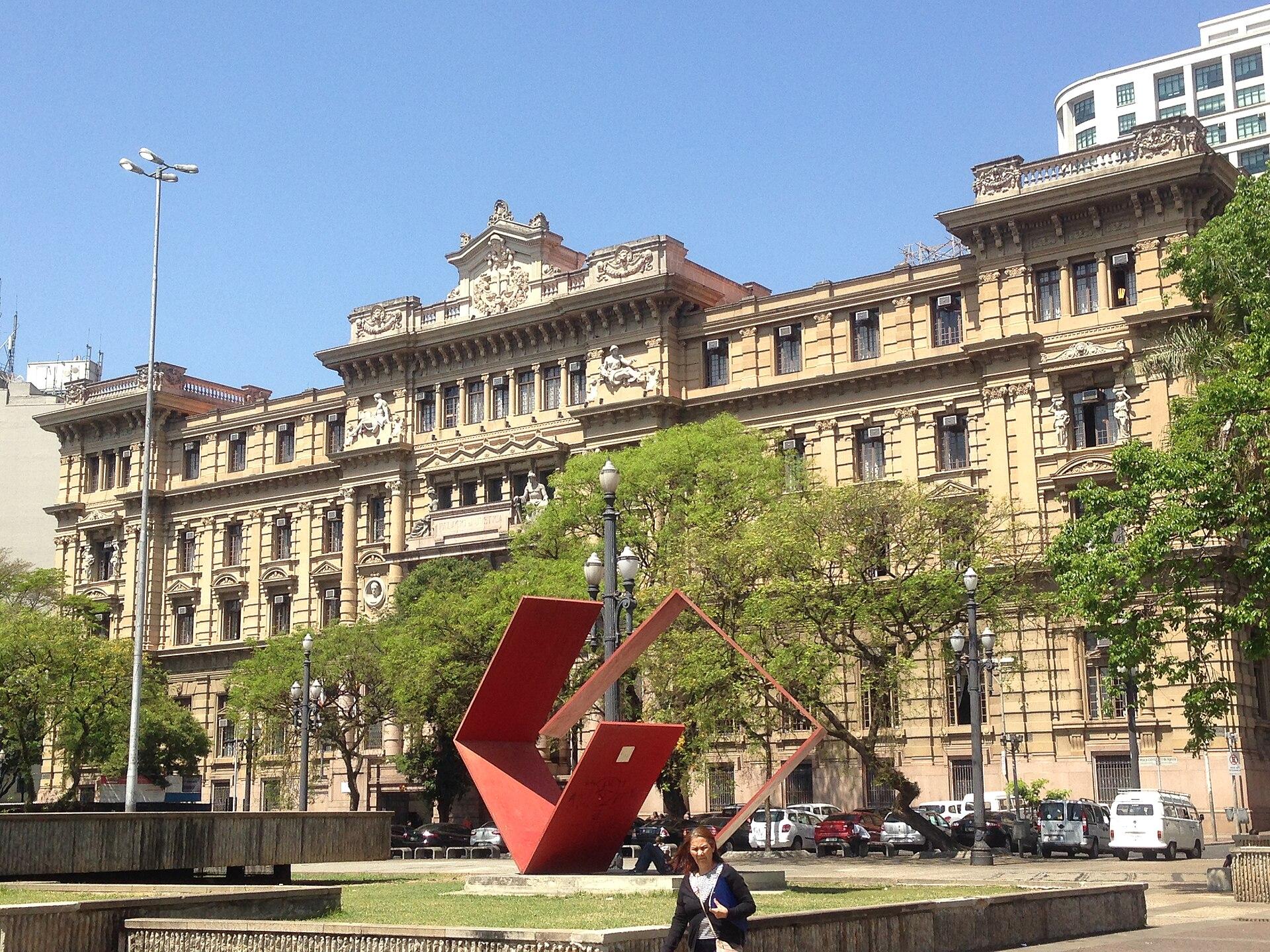 Palácio da Justiça de São Paulo. Imagem ilustrativa: a ação civil pública foi distribuída em 7 de outubro e ainda não tem decisão sobre os pedidos de urgência.