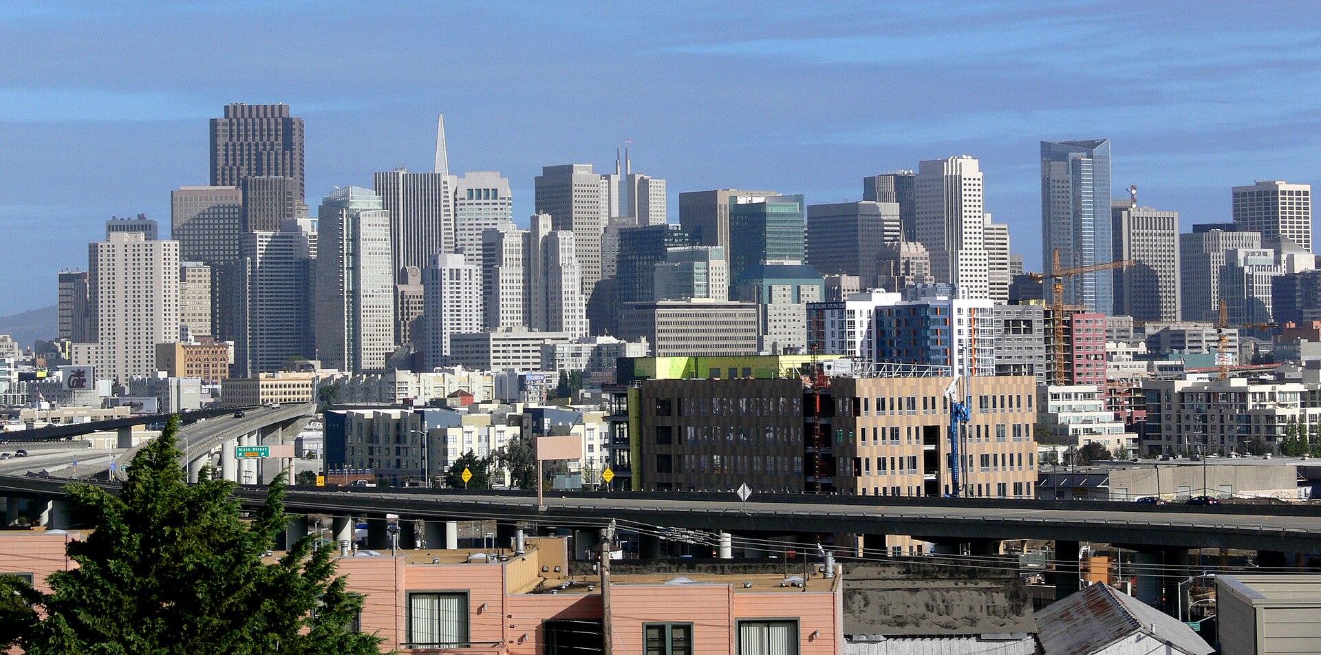 Vista de San Francisco a partir de Potrero Hill. Imagem ilustrativa da cidade onde fica a OpenAI e onde acontece a conferência de desenvolvedores citada na matéria, sem relação com o modelo que deixou de ser lançado.