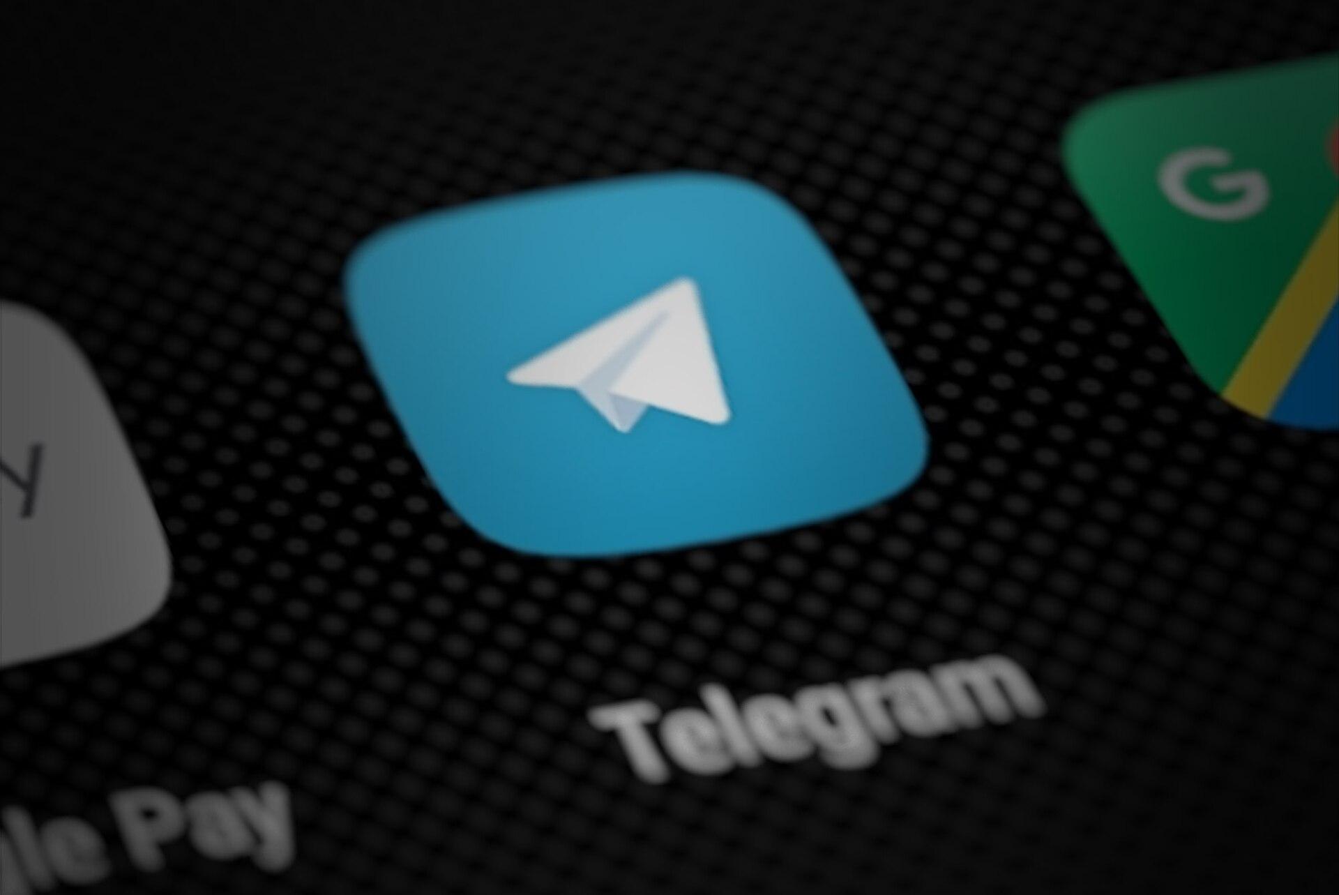 Ícone do Telegram numa tela de celular. O aplicativo foi um dos canais da operação, ao lado de X, LinkedIn, Facebook e Substack. Imagem ilustrativa.