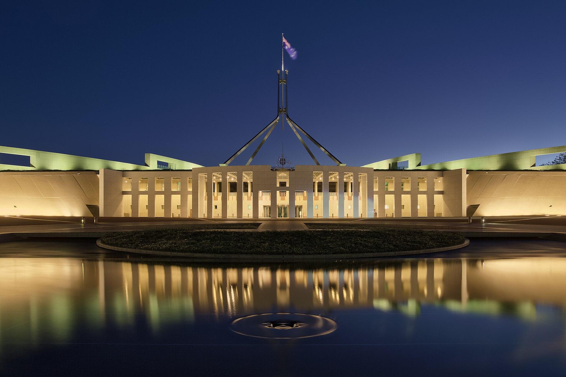 Parlamento australiano, em Camberra. Imagem ilustrativa: os alvos descritos no relatório são painéis de estatística do Instituto Australiano de Saúde e Bem-Estar, não o Parlamento.
